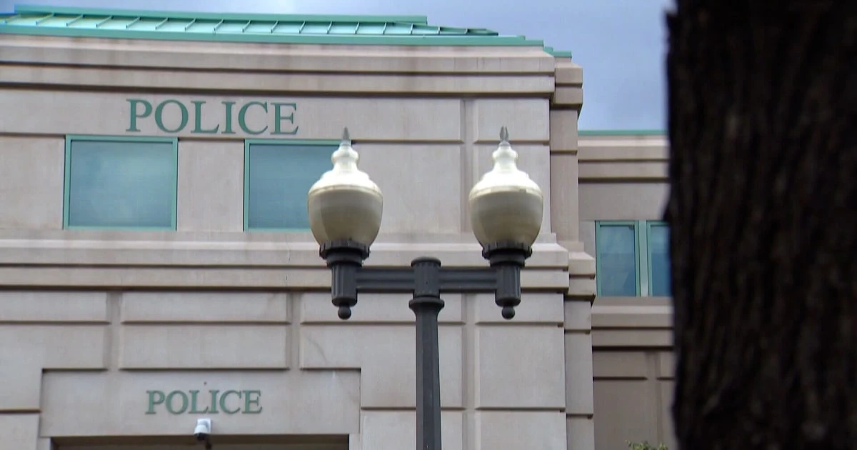Dentist charged with poisoning wife accused of plotting detective's murder