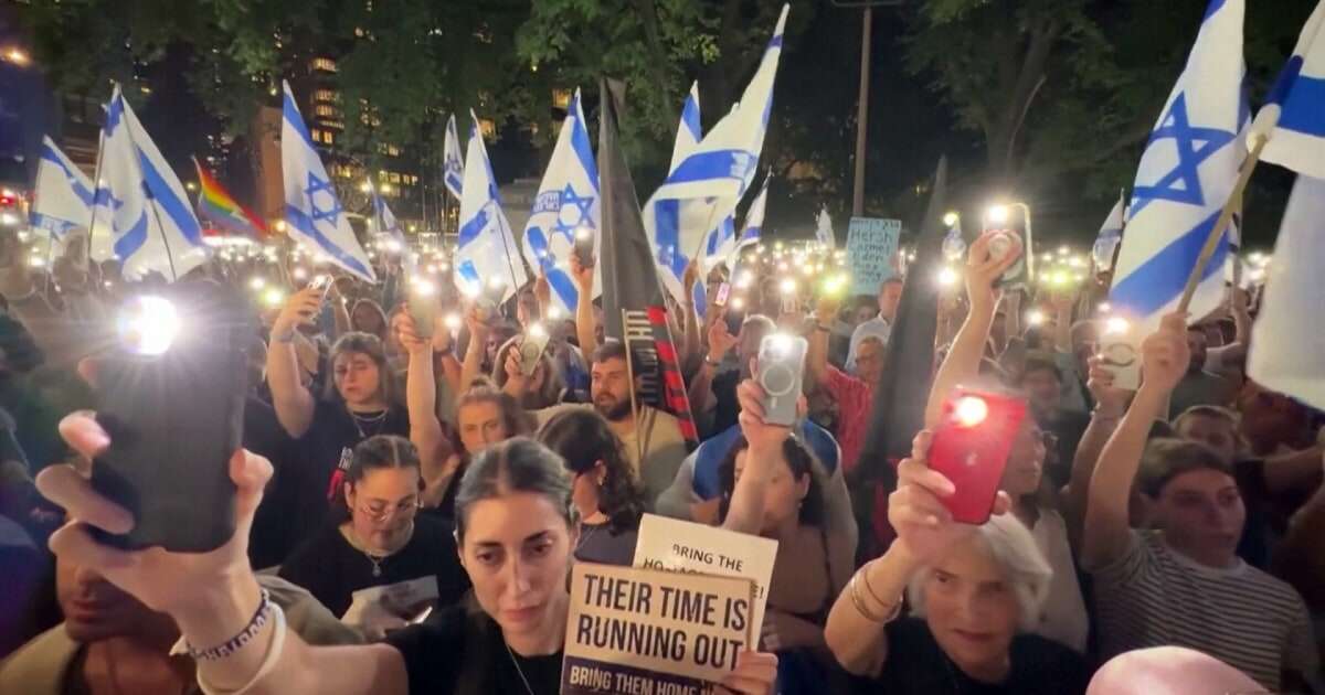 Slain hostage Hersh Goldberg-Polin's father addresses New York rally