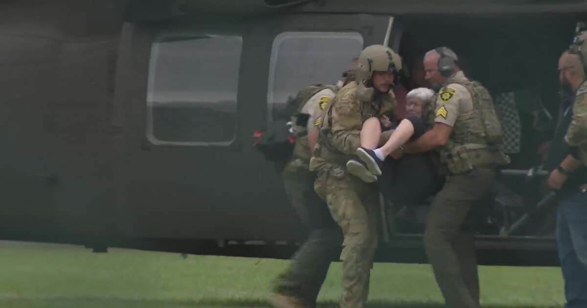 Black Hawk helicopter delivers Tennessee residents to safety