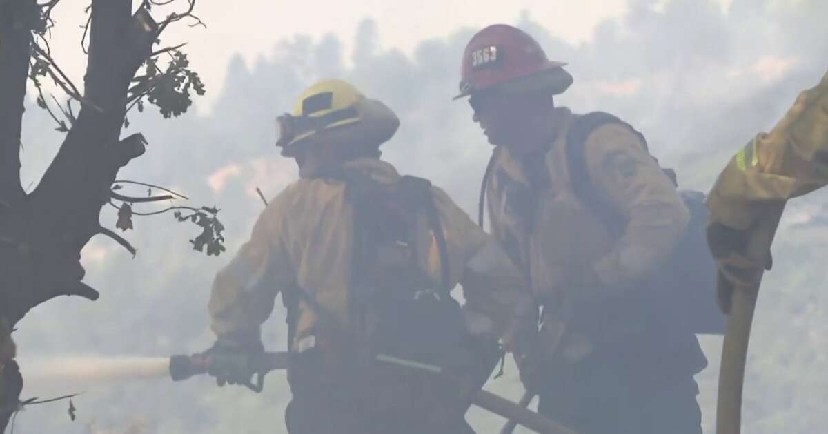 New fire in Southern California threatens homes and sends residents fleeing