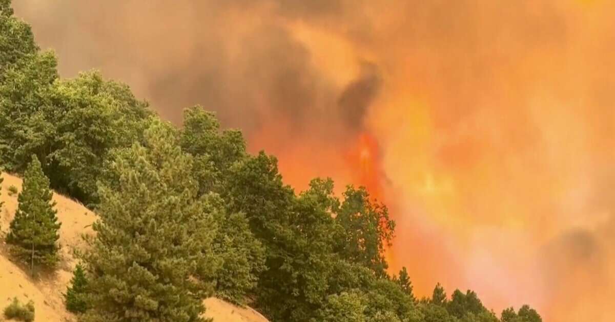 California wildfires threaten tens of thousands of homes