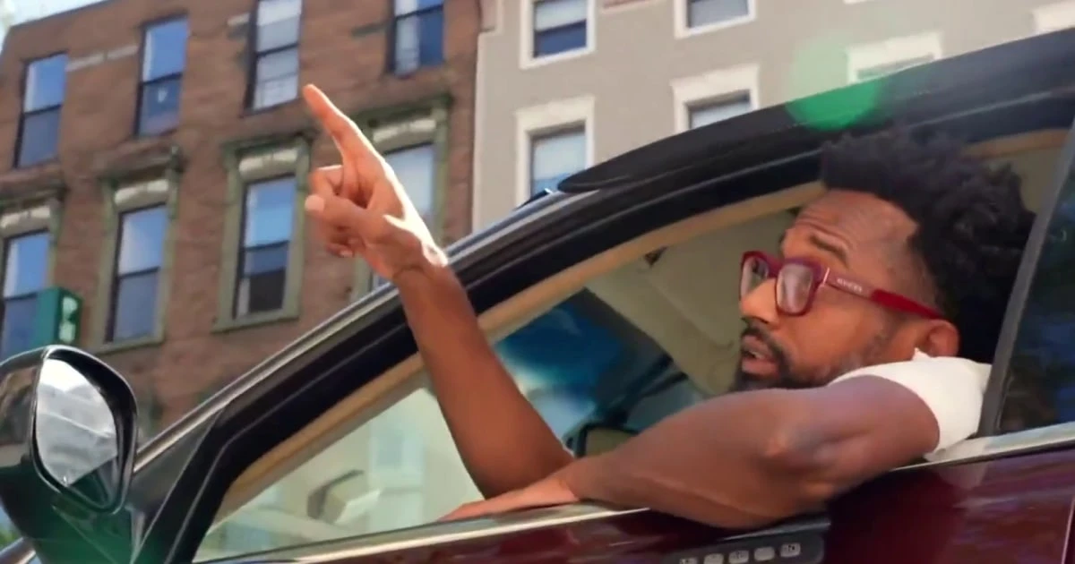 New York City artist teaches cab riders neighborhood's history