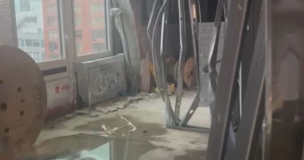 Video shows the buckling beams inside the former Pfizer building