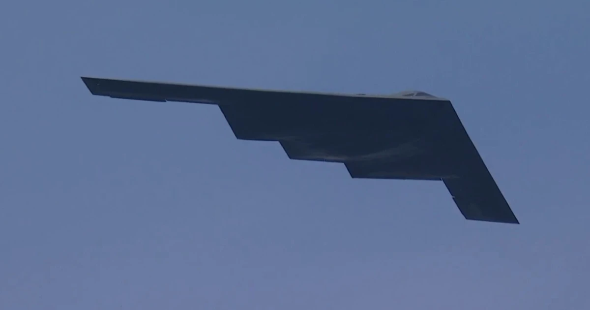 U.S. Air Force displays stealth bomber and other aircrafts in Sail4th 250