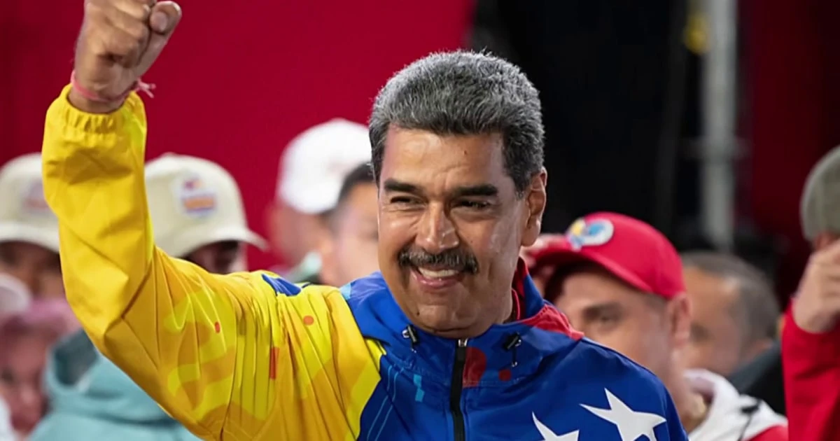 Tensions grow as U.S. sends warships near Venezuela