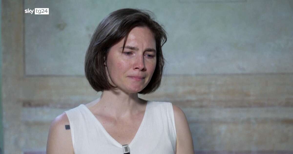 Tearful Amanda Knox expresses shock at guilty verdict in slander case