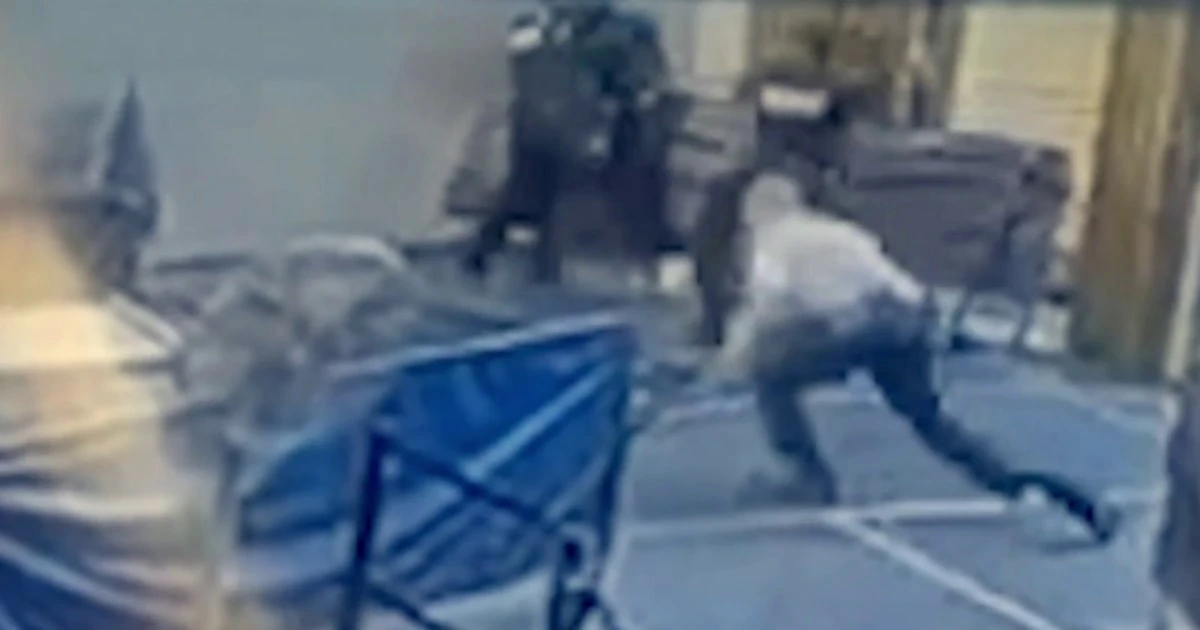 Man attacks multiple officers at New York courthouse