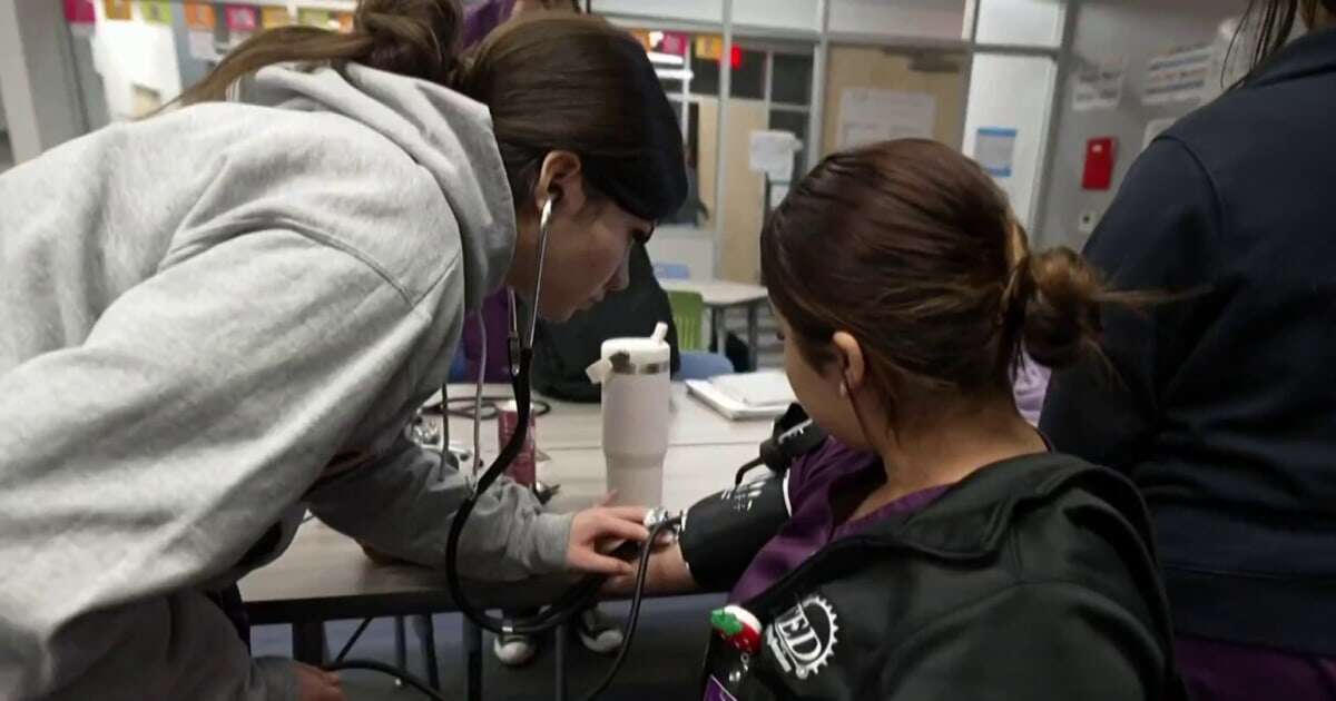 Arizona high school program prepares students for medical careers