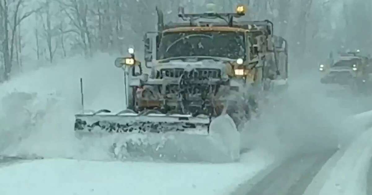 Massive Northeast snowstorm threatens post-Thanksgiving holiday travel