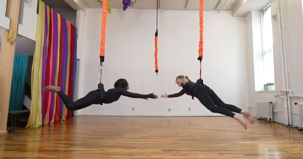 See Jenna Bush Hager and Ego Nwodim try bungee fitness!