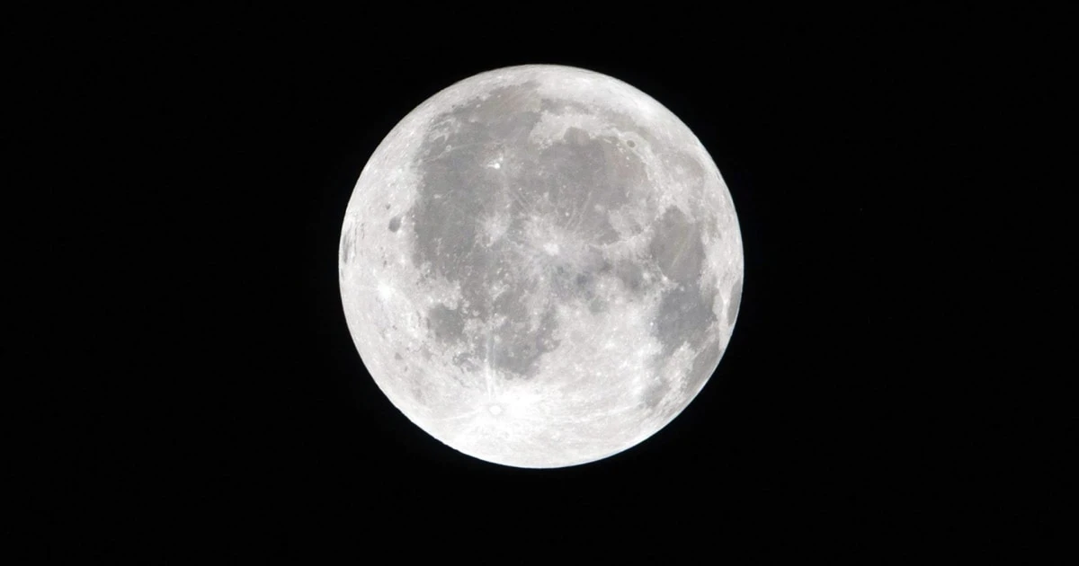 Artemis II Crew Prepares to Fly Around Far Side of the Moon