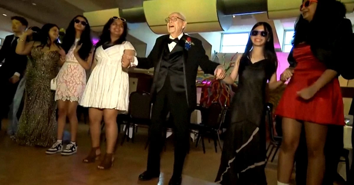 100-Year-Old World War II Veteran Attends His First Prom