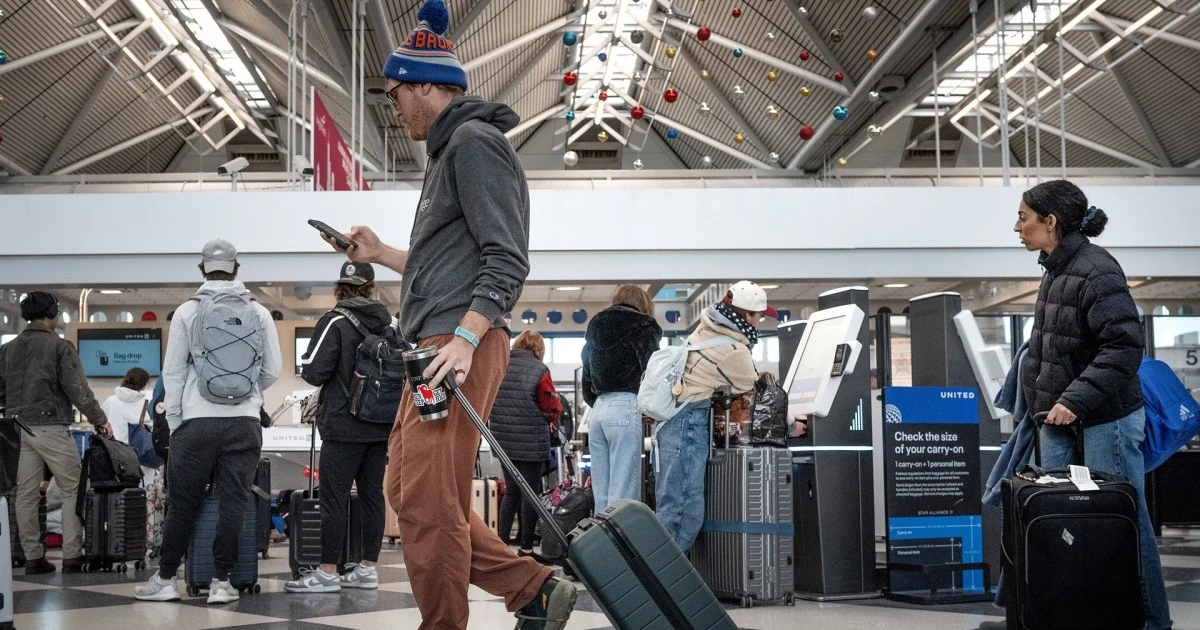 How to Be a Tech-Savvy Traveler to Save Time and Money