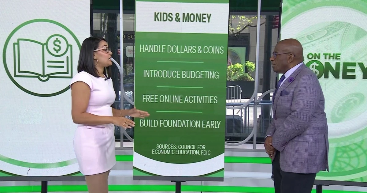 How to Talk Finances With Family (and Why It's Important)