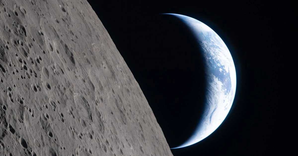 See Stunning Earthset Photos Taken by Artemis II Astronauts
