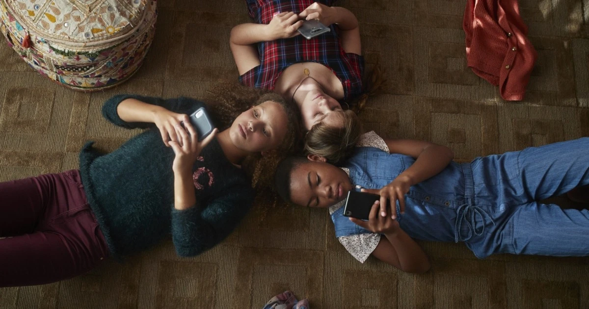Is social media harming kids? New study offers guidance to parents
