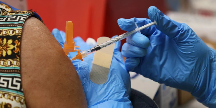 CDC launches Covid-19 WhatsApp chat in Spanish to spur more Latino vaccinations