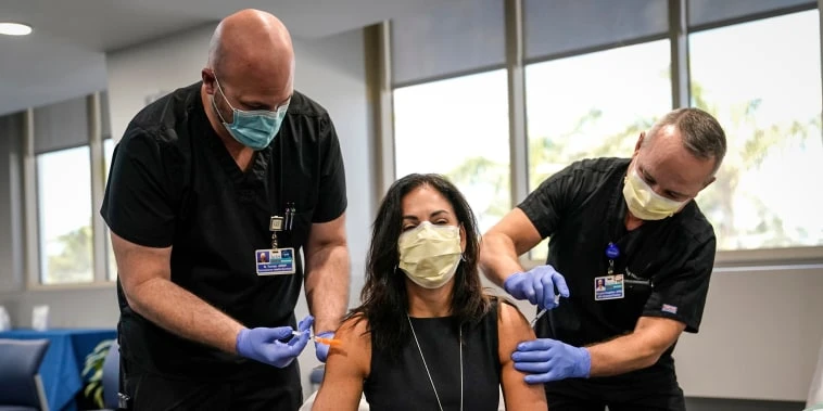 U.S. health experts urge flu shots to avoid ‘twindemic’