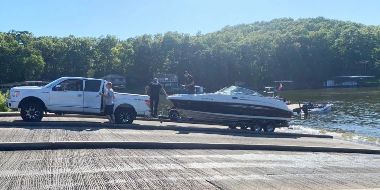 6 injured in Missouri boat explosion