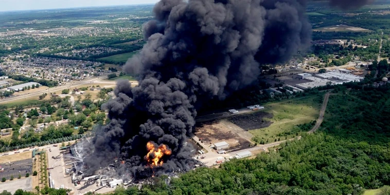 Illinois refers plant owner for pollution, environment violations after fire