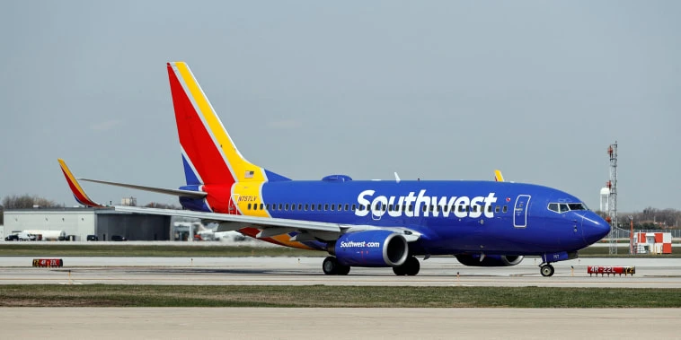 Four injured on turbulent flight to Utah