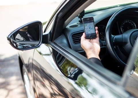 Polícia apreende adolescentes 'especialistas' em roubo de Uber em Manaus
