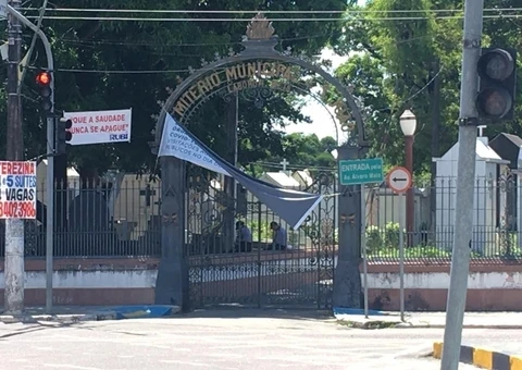 Manaus faz 27 enterros; nenhum de vítimas da Covid