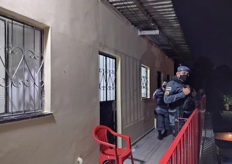 Homem é assassinado por casal com quem dividia kitnet em Manaus
