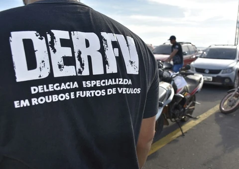 Dupla é presa por esquema de estelionato com compra e venda de carro em Manaus
