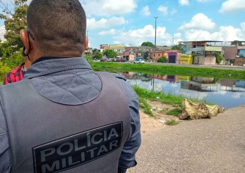 Homem pula de ponte em igarapé e morre afogado em Manaus