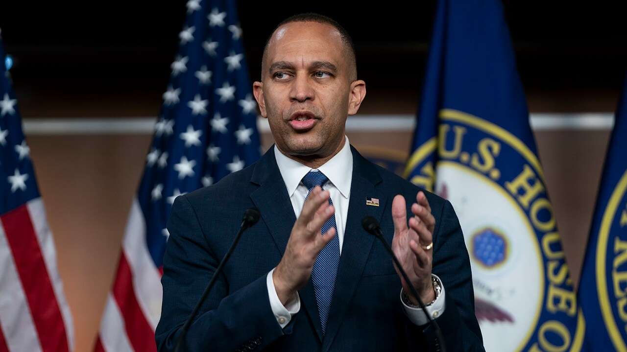 Jeffries: Government will shut down unless House GOP yields on demands