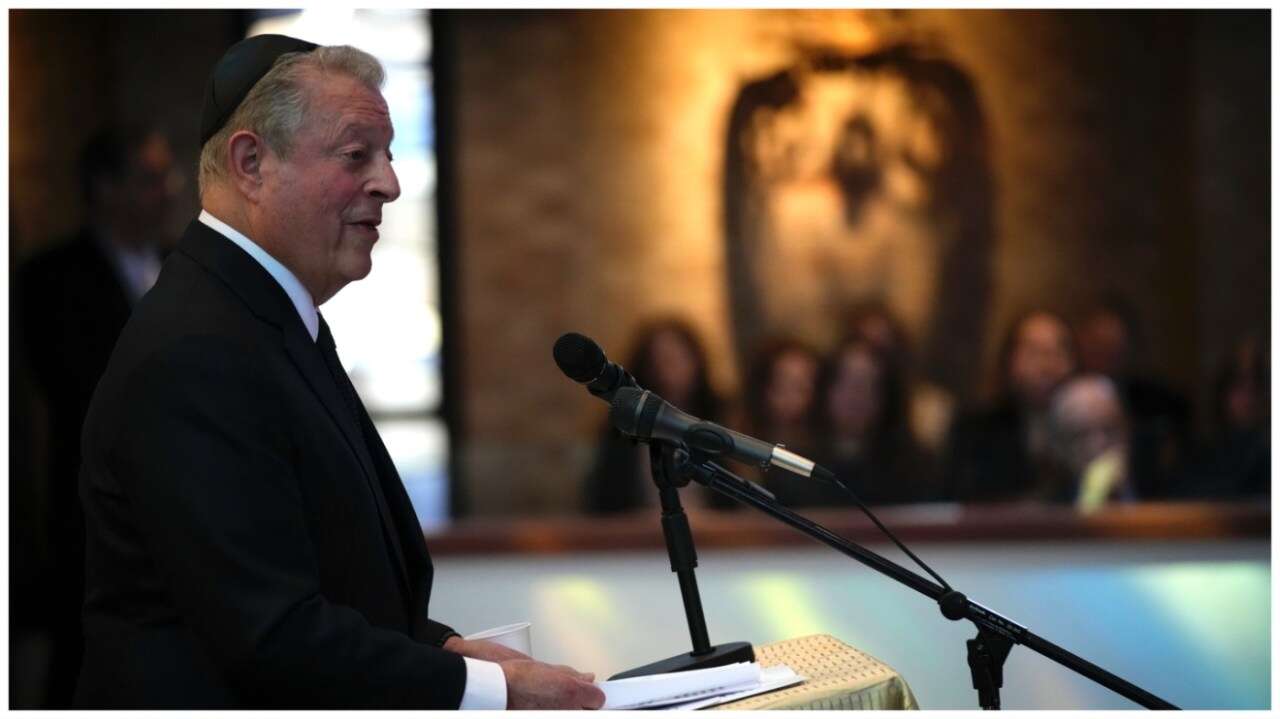 Gore laments rise of 'artificial insanity' at Lieberman's funeral