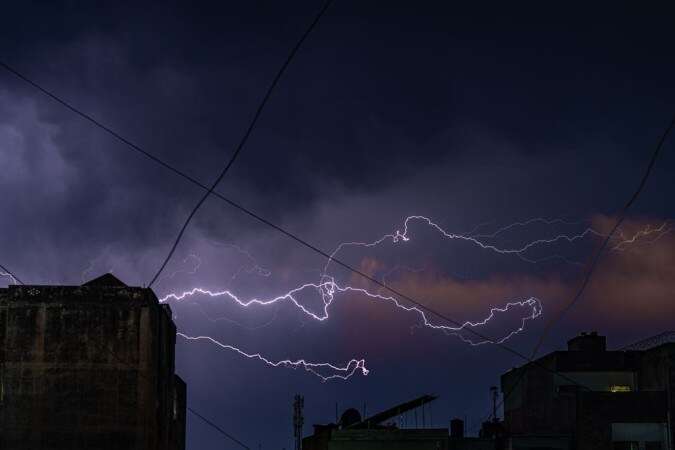 Defesa Civil emite alerta de pancadas de chuva para esta sexta (1/11)