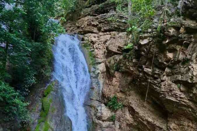 Menino de 7 anos morre afogado em cachoeira