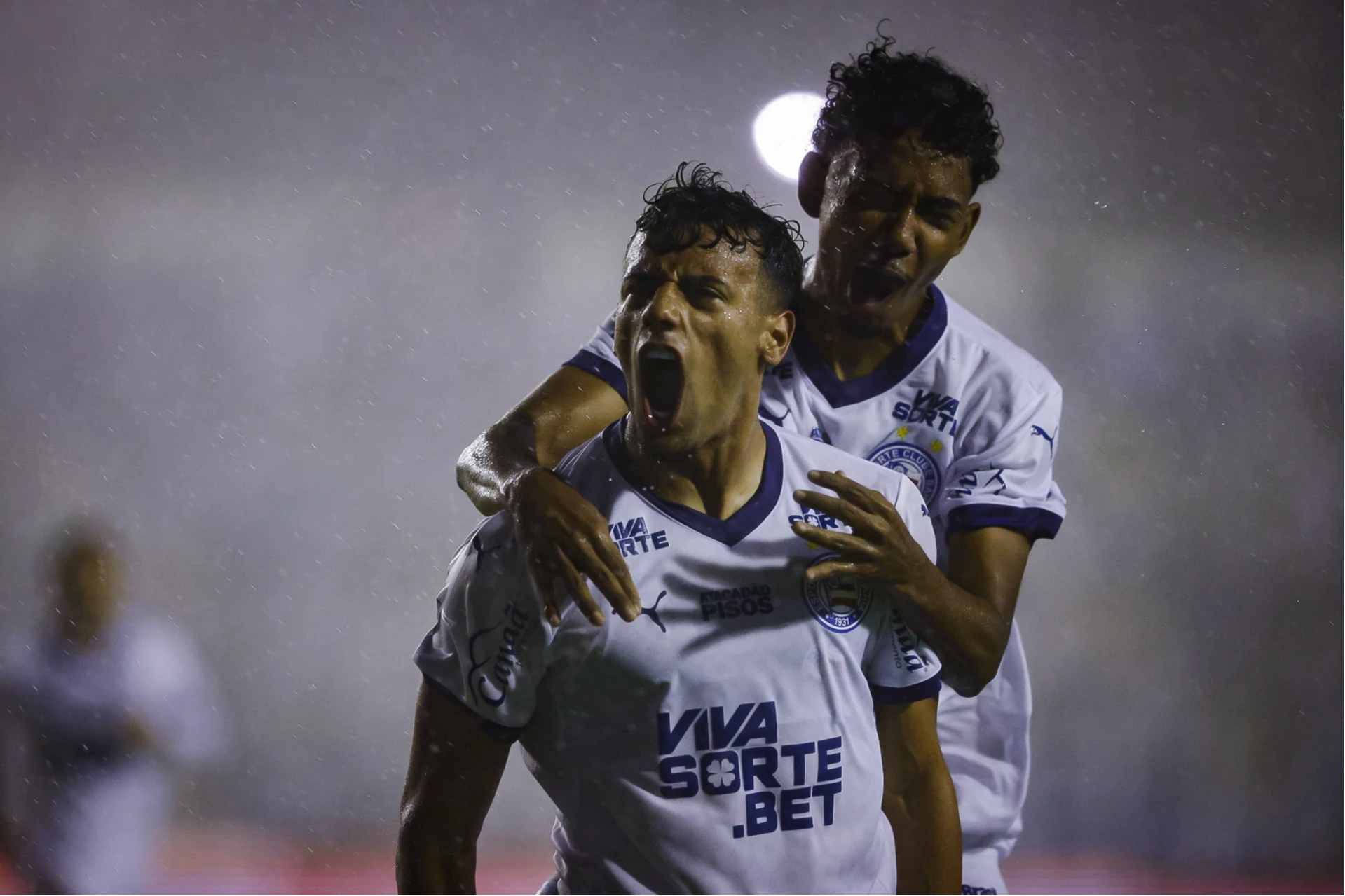 Bahia não dá chances para a zebra, vence o Confiança e abre vantagem na final do Nordestão