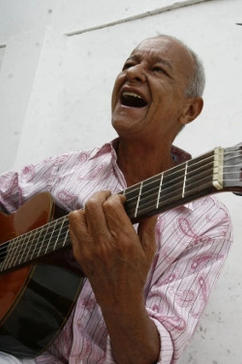Conheça Vevé Calazans, compositor de dois clássicos da música baiana, que marcaram a história da Axé Music