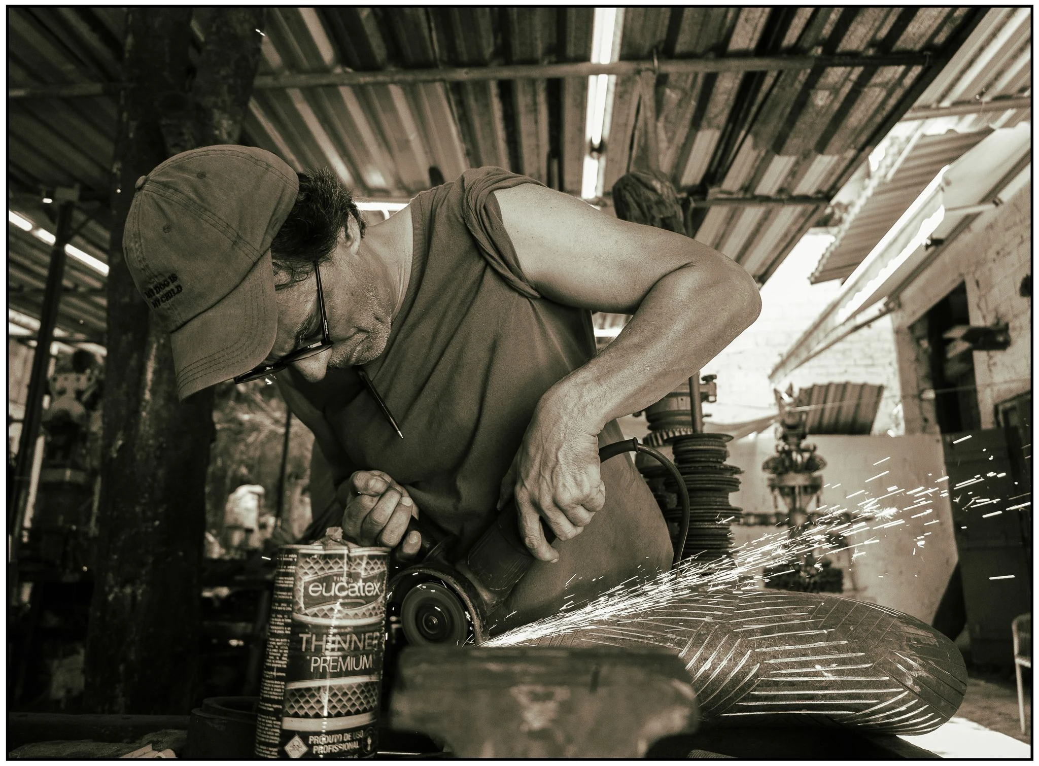 Entre a técnica e a poesia: José Ignácio transforma ferro em arte na exposição ‘Desperta, Ferro!’