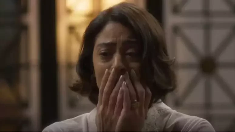 'Garota do Momento': Clarice descobre segredo e acaba dopada e internada (06)