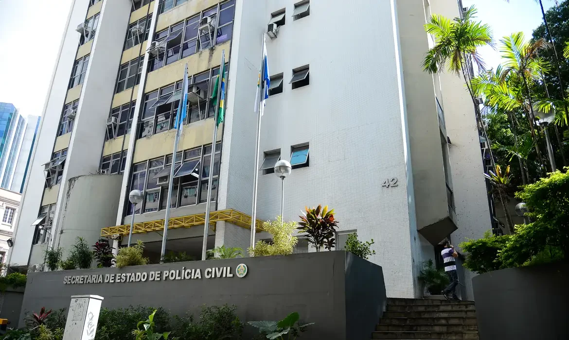 Operação mira 22 suspeitos de integrar facção e Justiça bloqueia R$ 40 milhões dos alvos