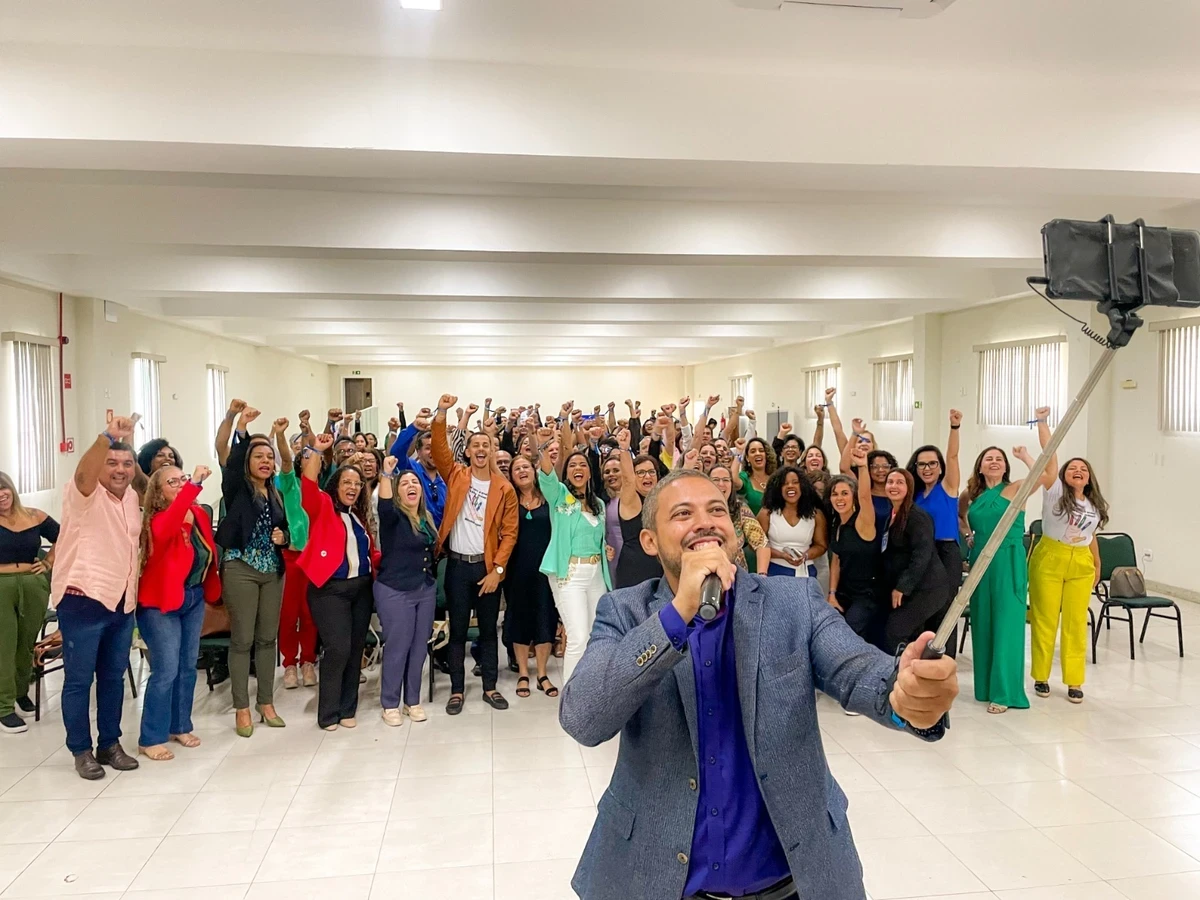 Summit Literário traz palestras e debates sobre impactos da literatura na formação de líderes