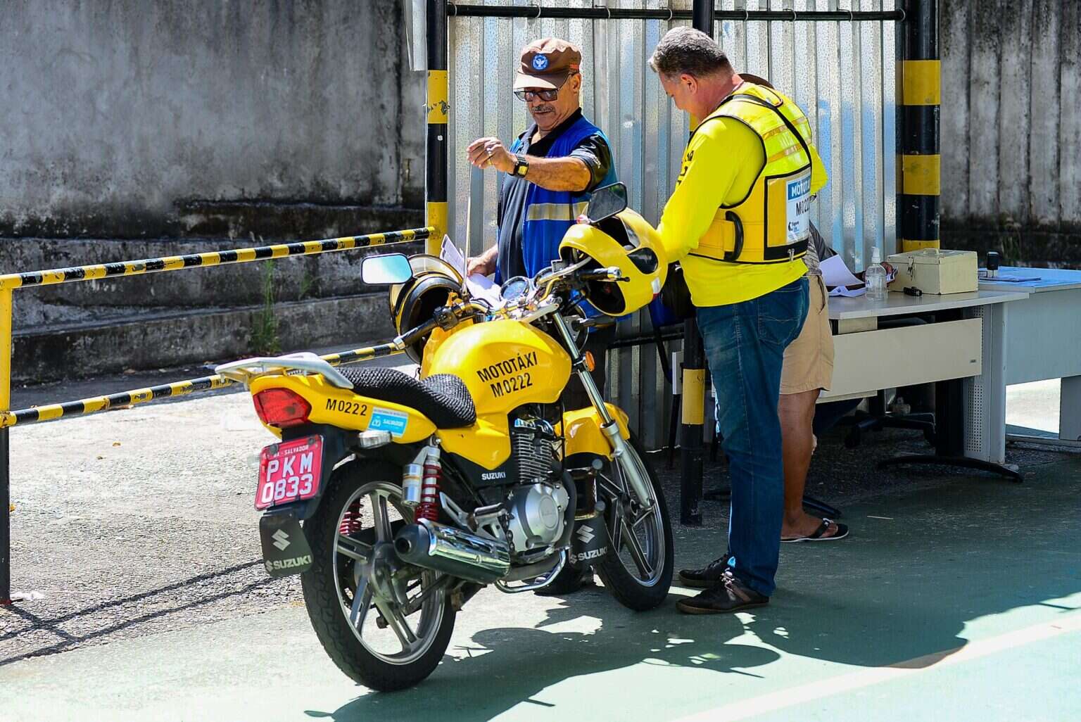 Mototaxistas de Salvador têm três dias para regularizar situação junto à prefeitura