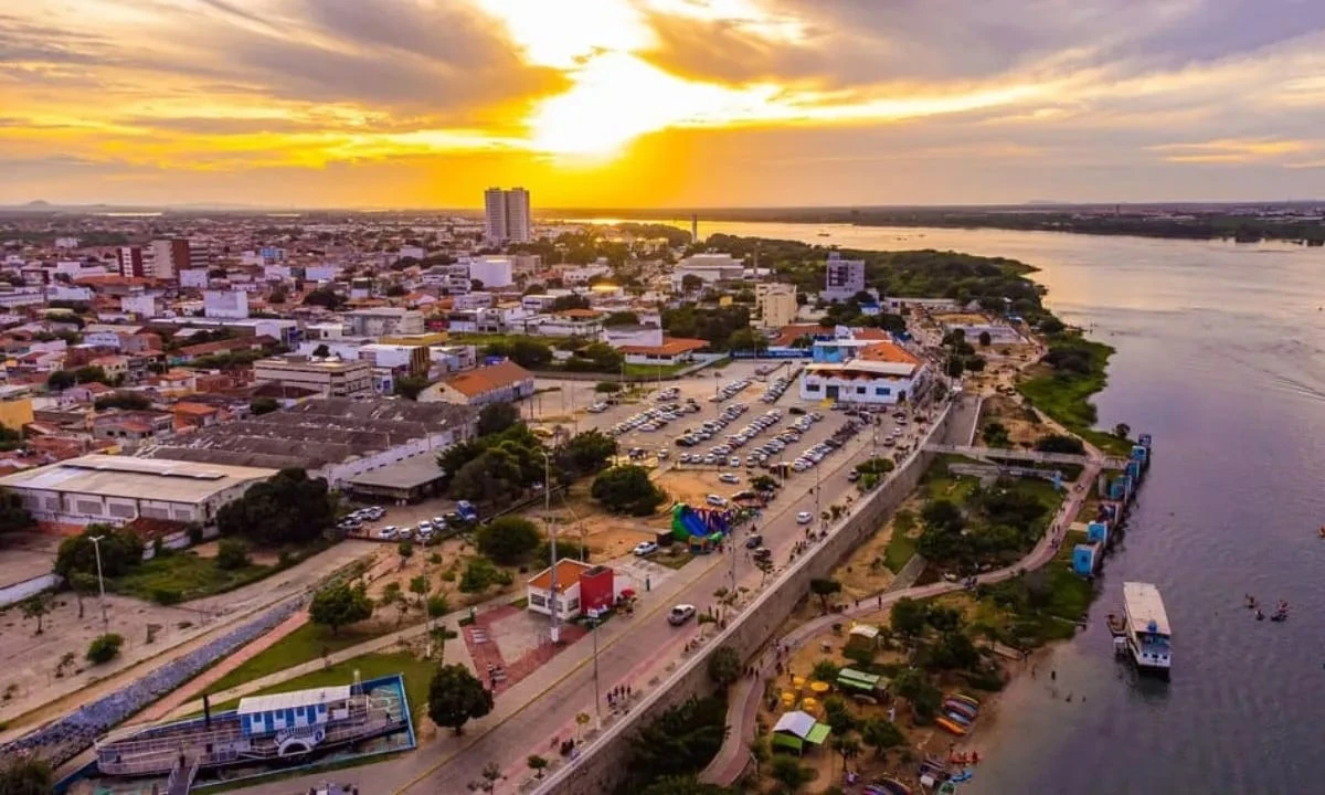 Inmet emite alerta de vendaval para 139 cidades baianas; veja lista