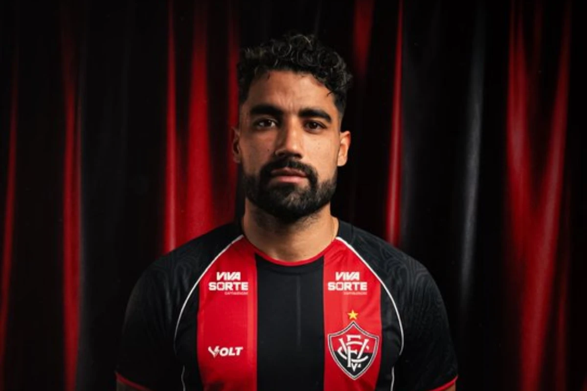 Vitória anuncia contratação do zagueiro argentino Brítez