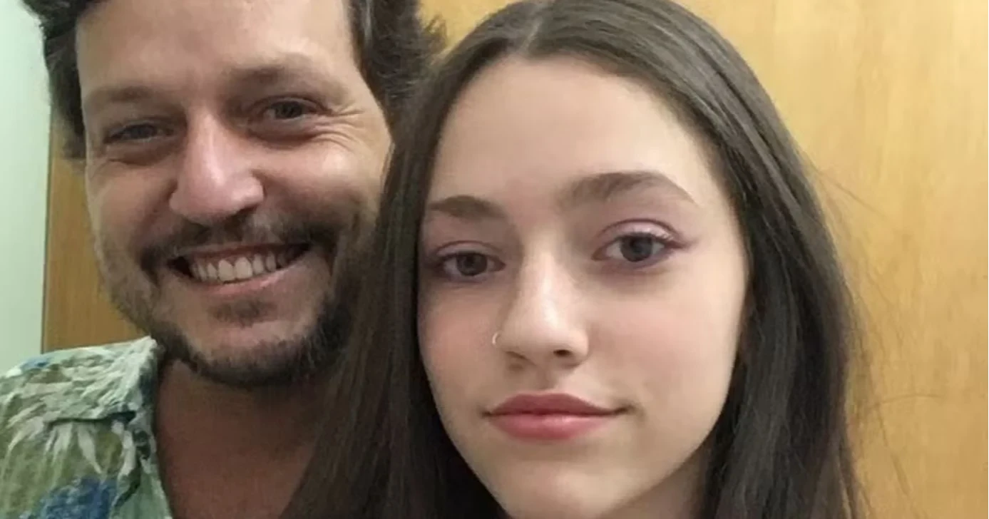 Filha do ator Edward Boggiss comove a web com despedida: 'Te amo para sempre'