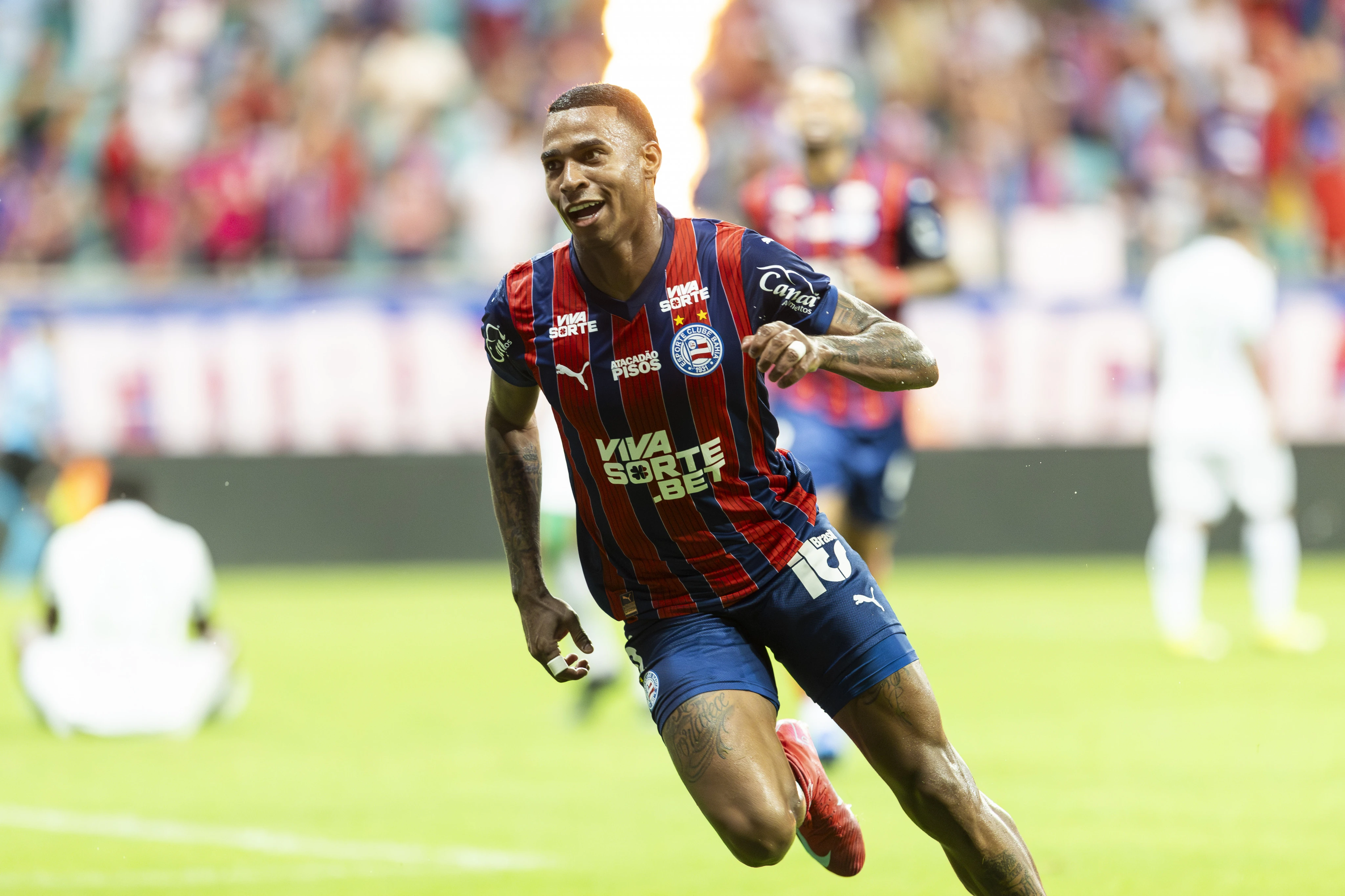 Jean Lucas tem suspensão convertida em multa e não desfalca o Bahia contra o Fluminense