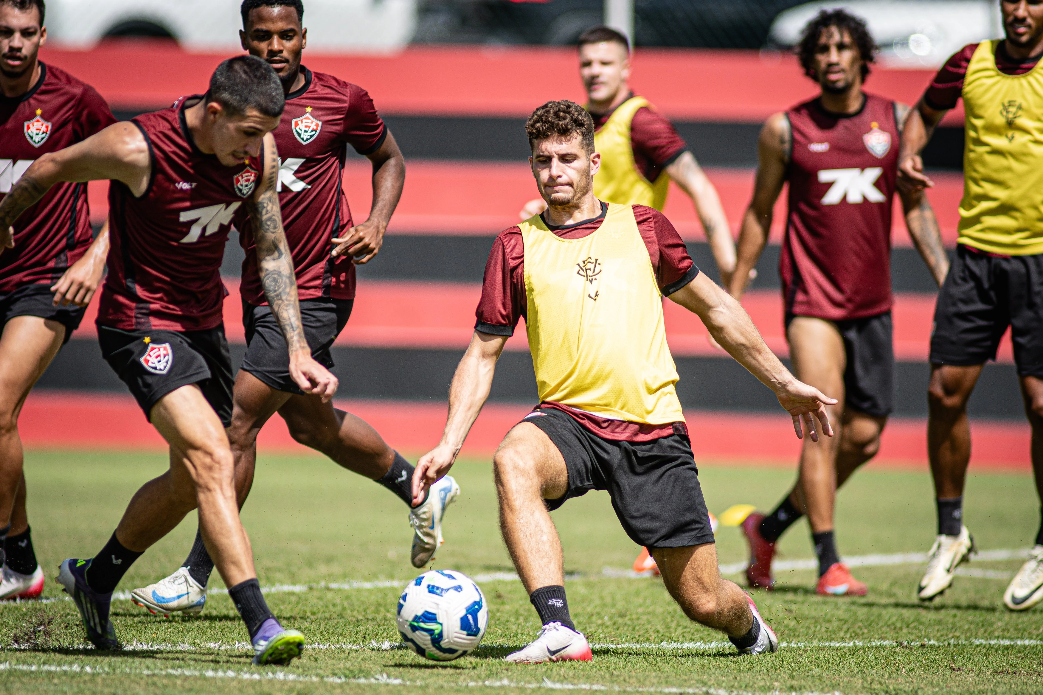 Com nove desfalques e tabu de 28 anos, Vitória encara missão impossível contra o São Paulo