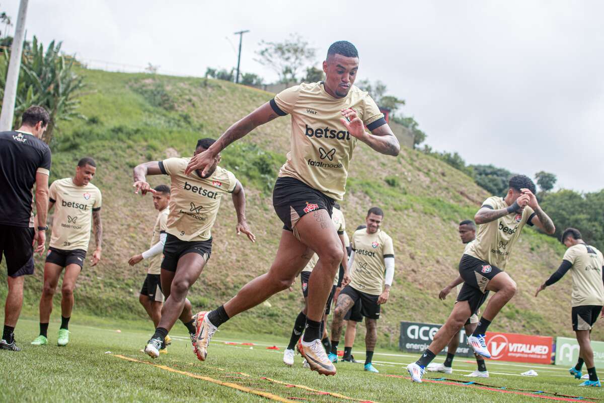 Vitória se reapresenta nesta terça com ausências de Matheuzinho e Mosquito