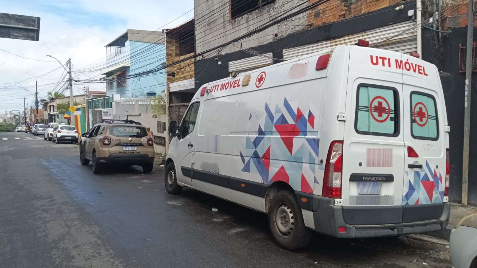 Ambulância é furtada em frente a hospital na Caixa D'Água