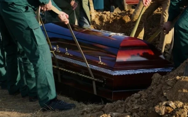 Médica explica o que acontece com o corpo no fim da vida: 'Morrer não é tão ruim quanto se pensa'