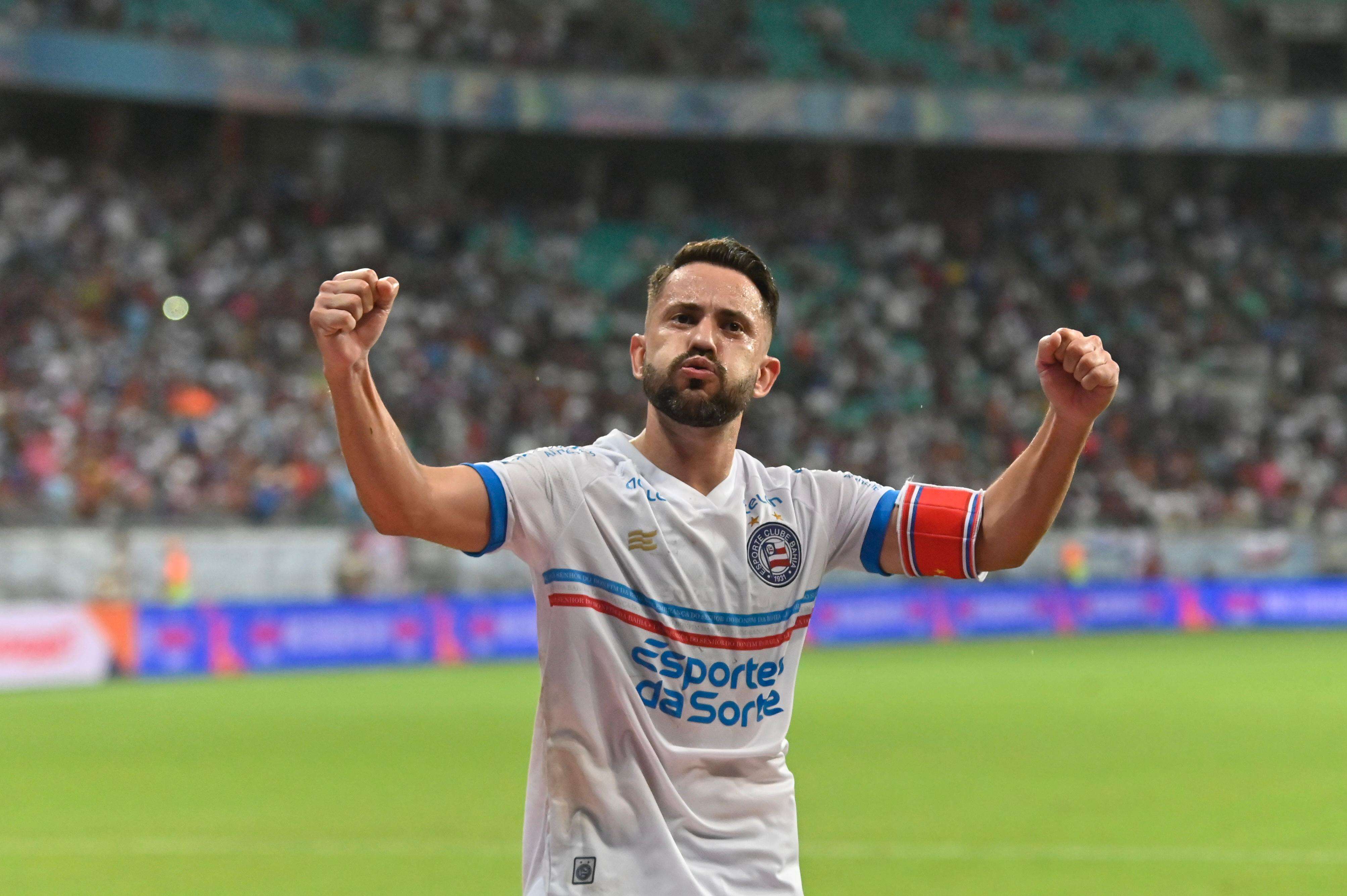 Everton Ribeiro comemora primeiro título com o Bahia: 'Camisa pesada'